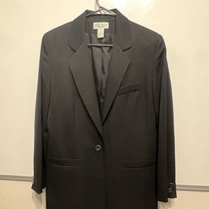 Lands End Women’s Blazer Size: 8  Color: Black Condition: Normal wear.